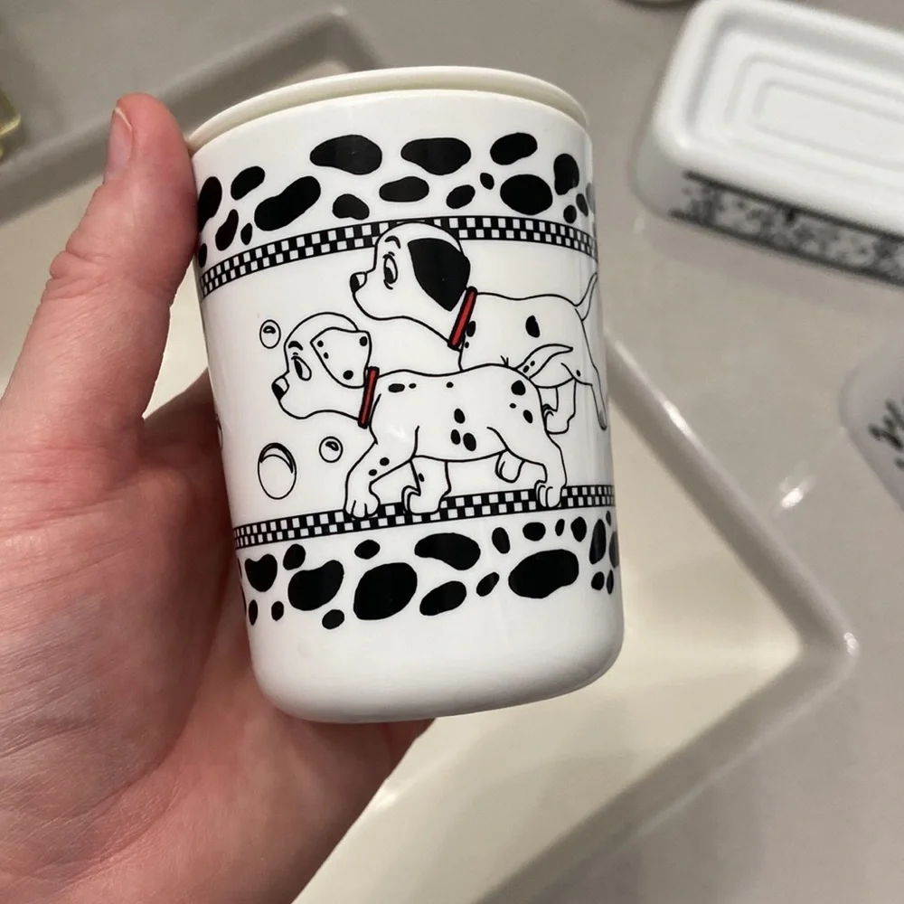 101 Dalmatians vintage 90s bathroom decor tissue, toothbrush holder, soap, & cup